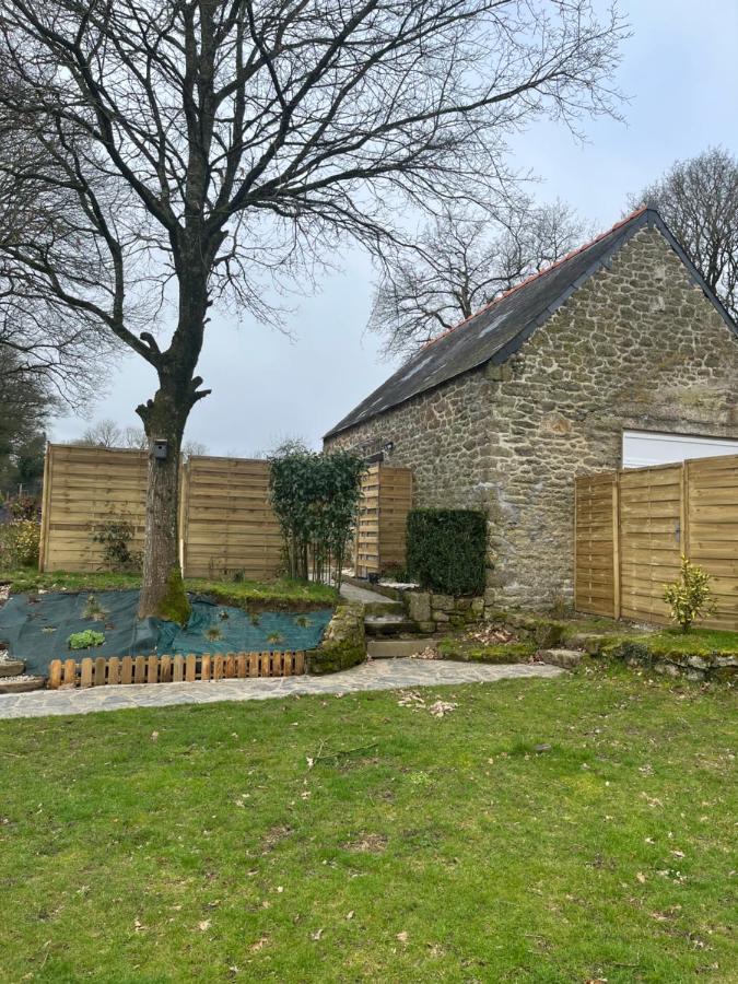 La Petite Maison De Kerguiniou Glomel Eksteriør bilde